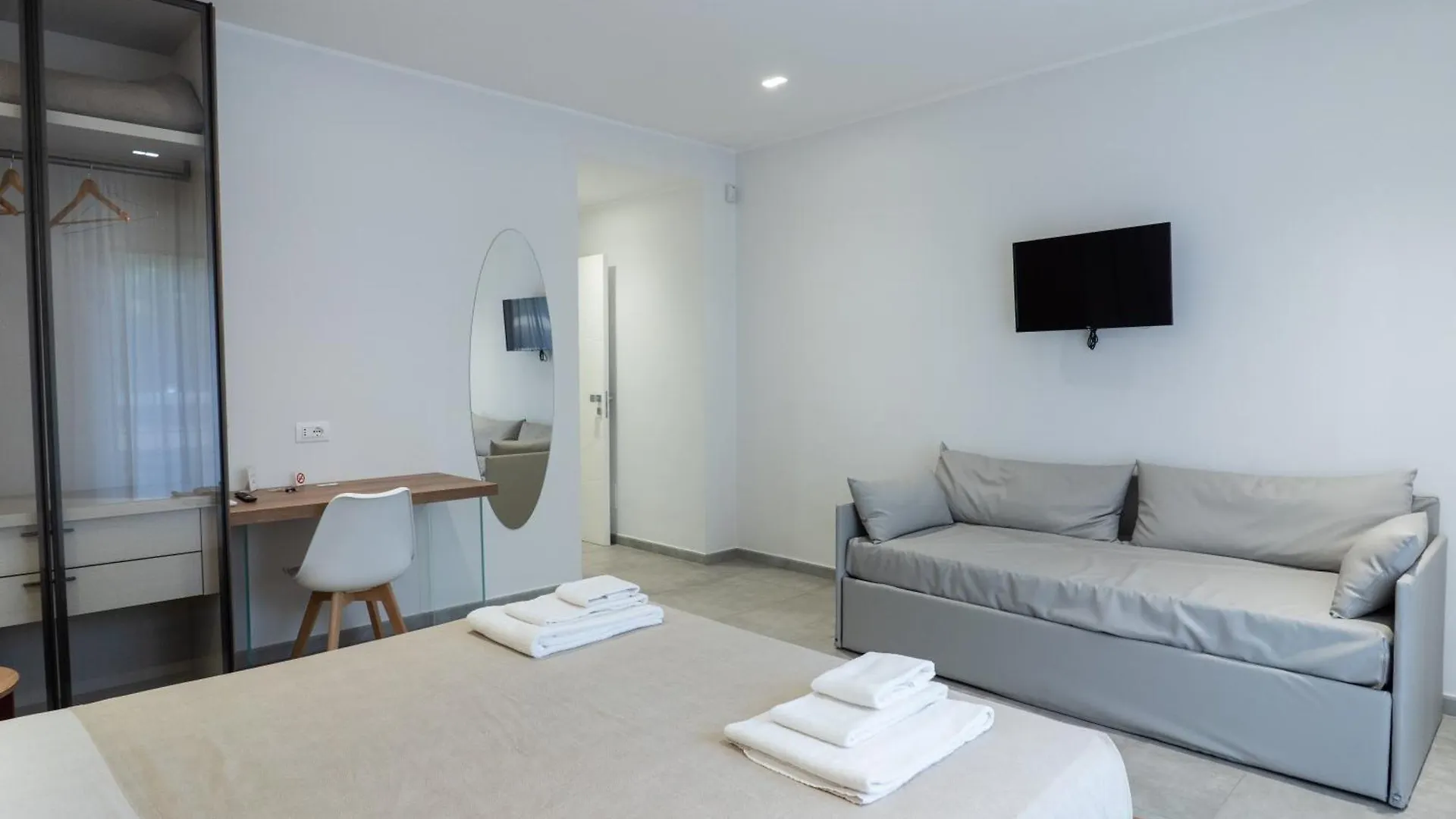 Catania E Dintorni Living Rooms